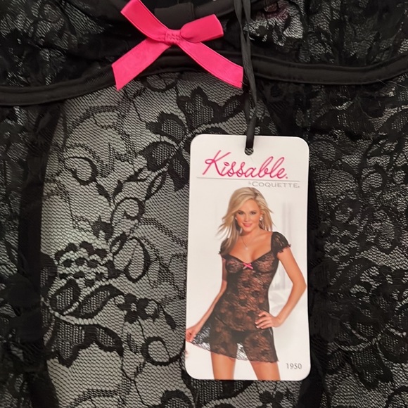 Coquette Kissable Stretch Lace Dress - Picture 3 of 4